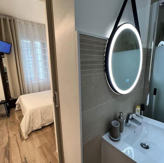 Cozy Studio In Saint Germain Des Pres Parigi Esterno foto